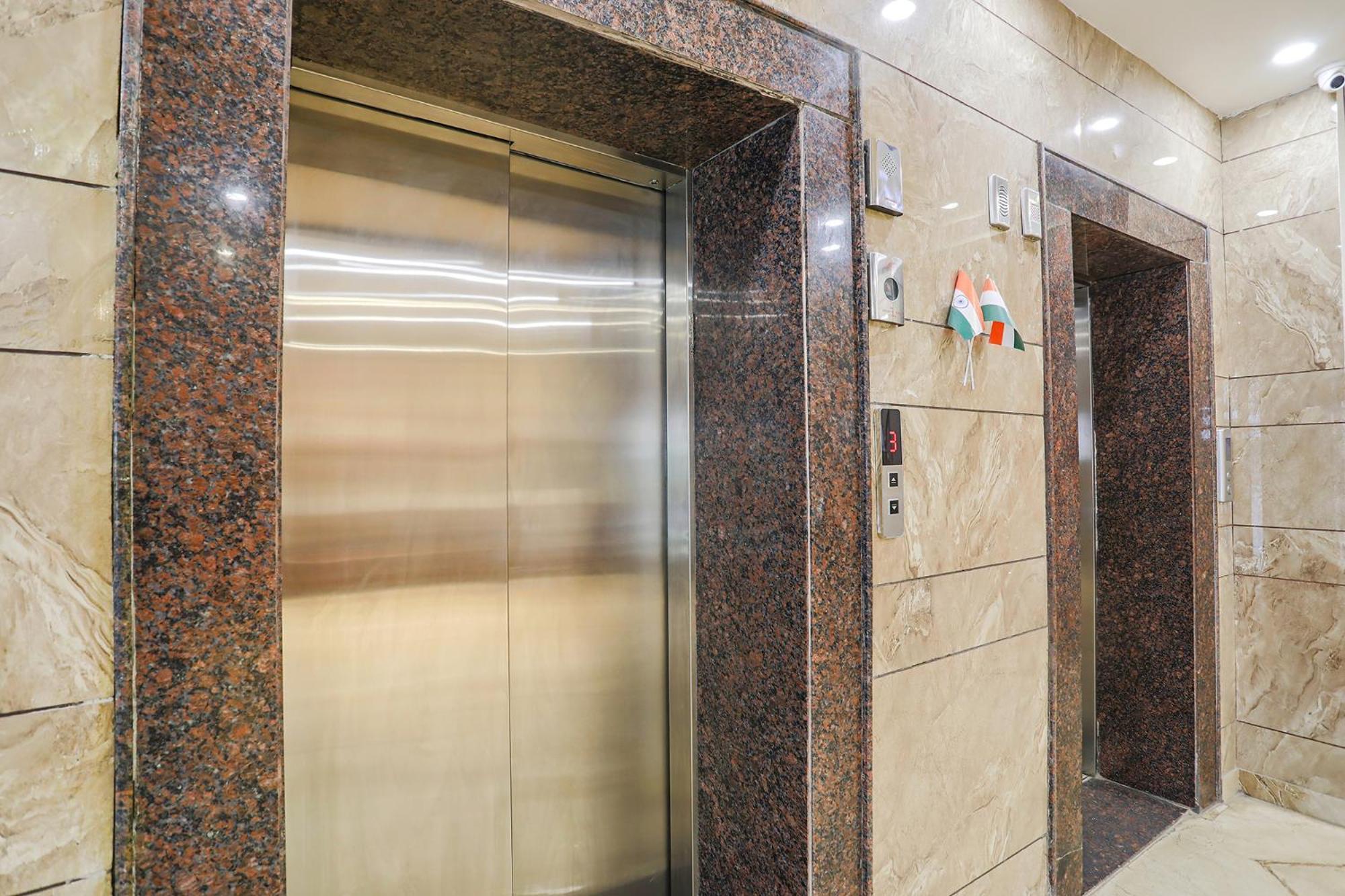 Fabhotel Kinsfolk Газиабад Экстерьер фото