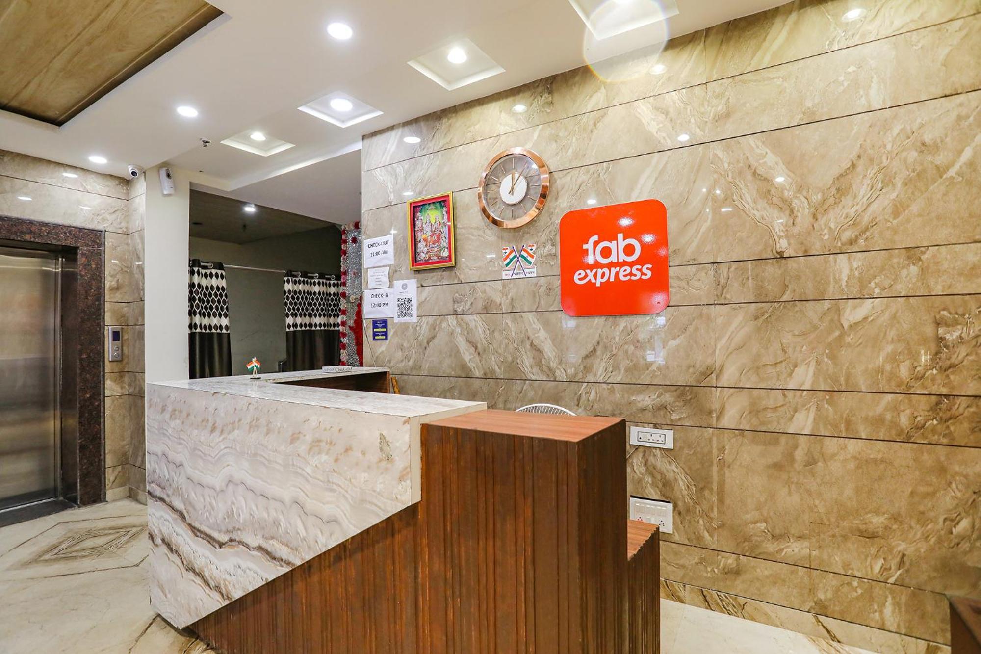 Fabhotel Kinsfolk Газиабад Экстерьер фото