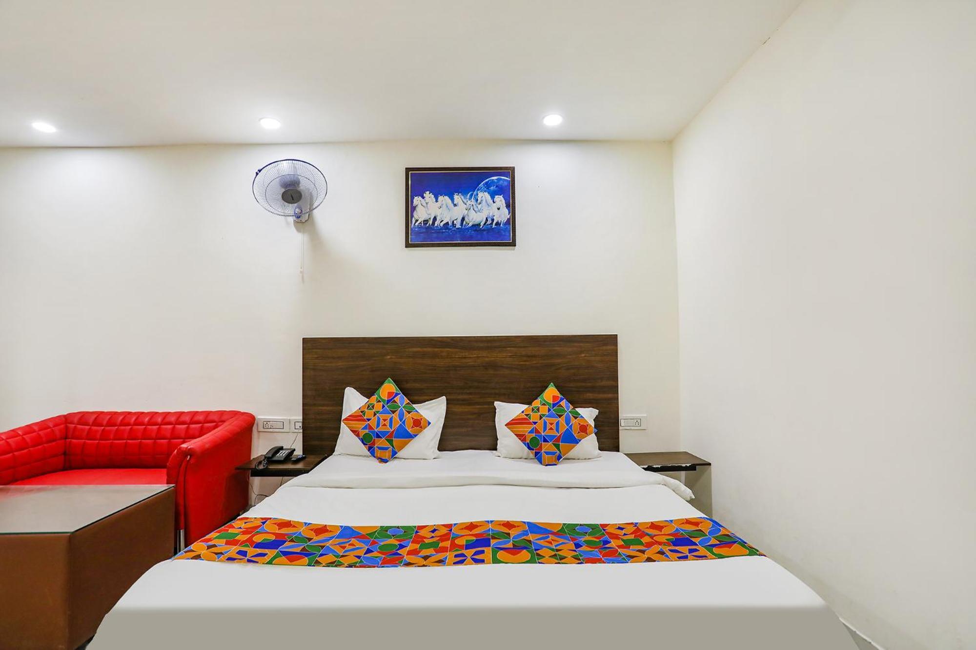 Fabhotel Kinsfolk Газиабад Экстерьер фото