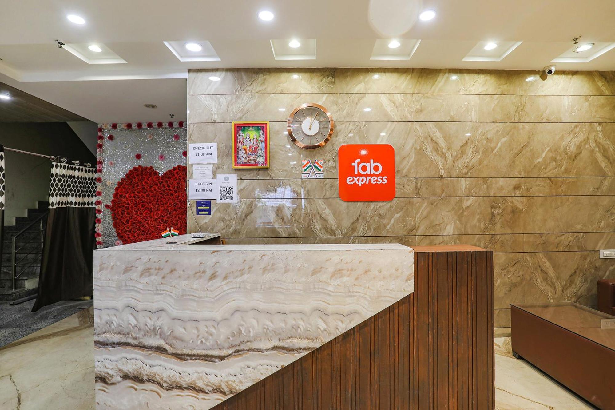Fabhotel Kinsfolk Газиабад Экстерьер фото